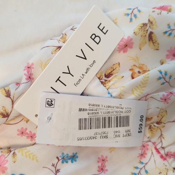 NWT Women's Size Large Lined Romper - Picture 13 of 13